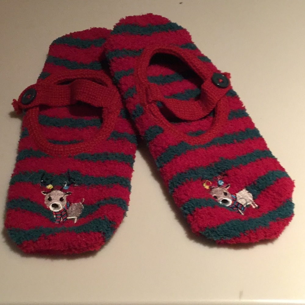Adorable Christmas slippers with no slide soles.